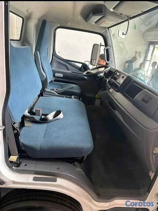 camiones y vehiculos pesados - mitsubishi fuso 2012 3