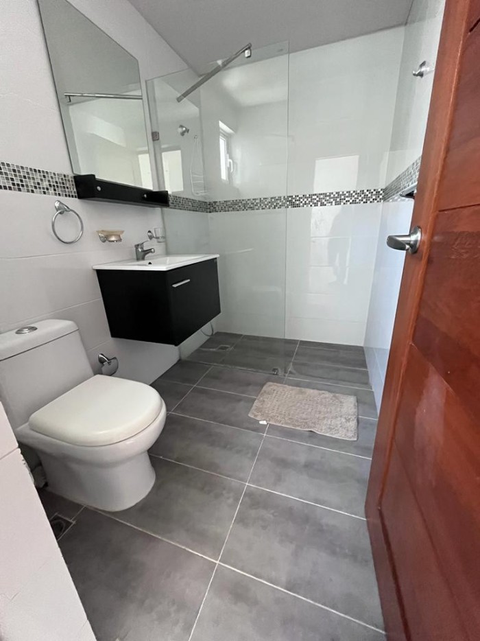 apartamentos - Alquilo en Evaristo Morales a 3 cuadras de acrópolis  center, piso alto  2