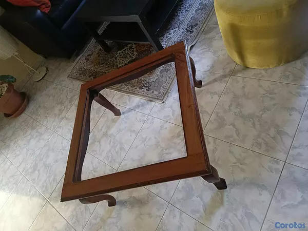 muebles y colchones - Mesa de centro en caoba, precio negociable  4