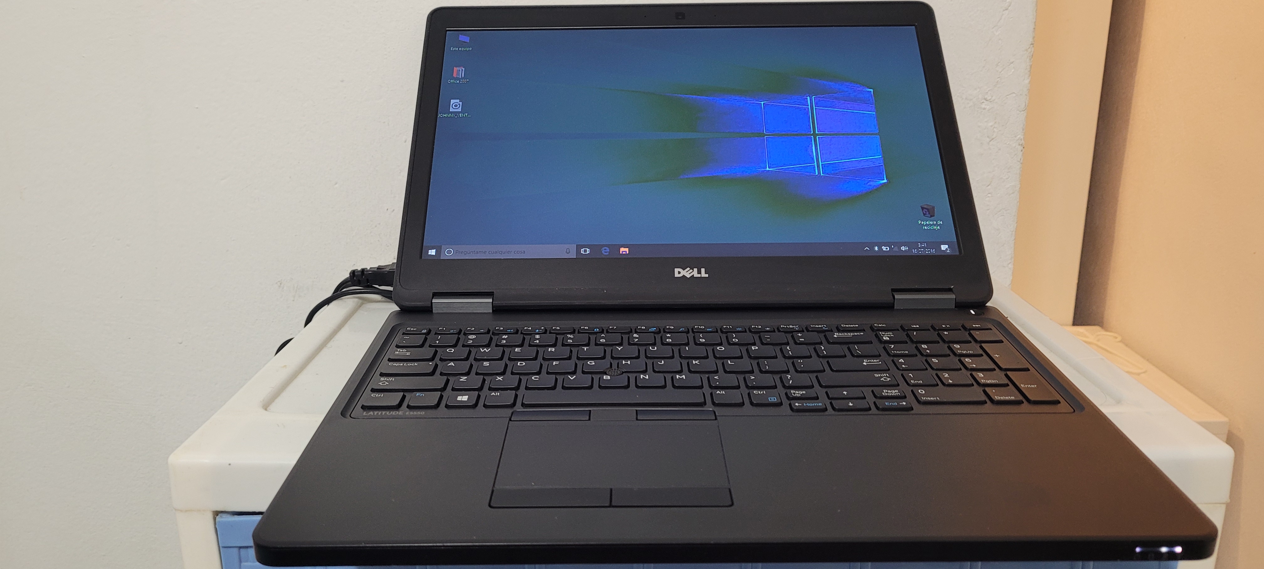 computadoras y laptops - laptop Dell 5550 17 Pulg Core i5 Ram 16gb Disco 256gb SSD Video 8gb  1