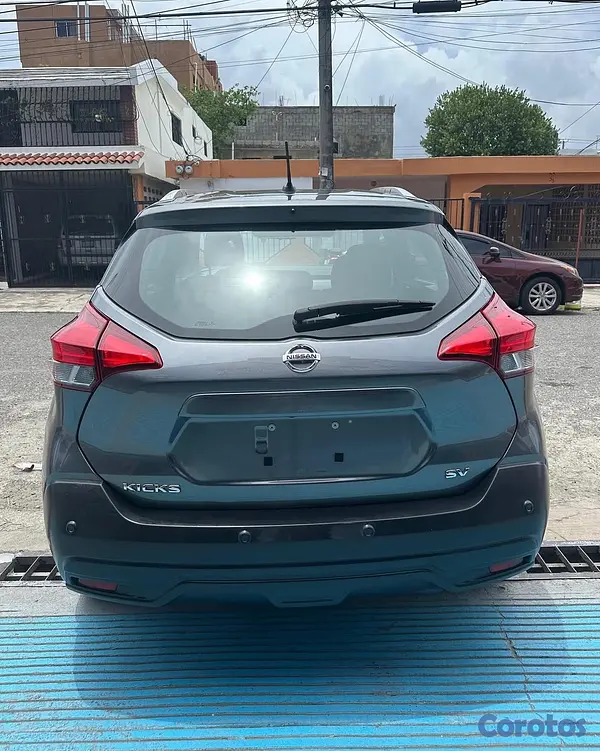 jeepetas y camionetas - Nissan Kicks SV 2020 8