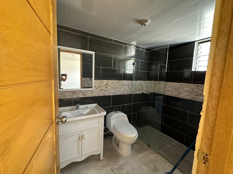 apartamentos -  Apartamento Clásico y Remodelado! 
Los Prados                       7