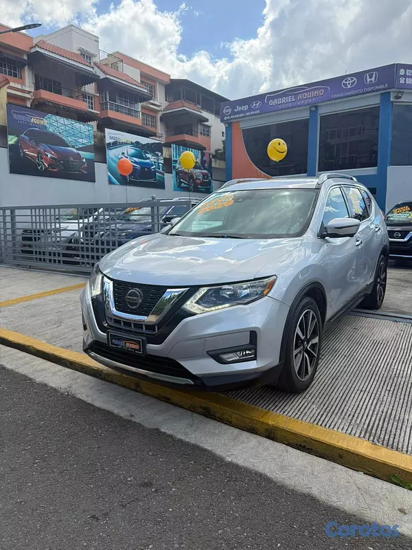 jeepetas y camionetas - Nissan Rogue SL 2020 3