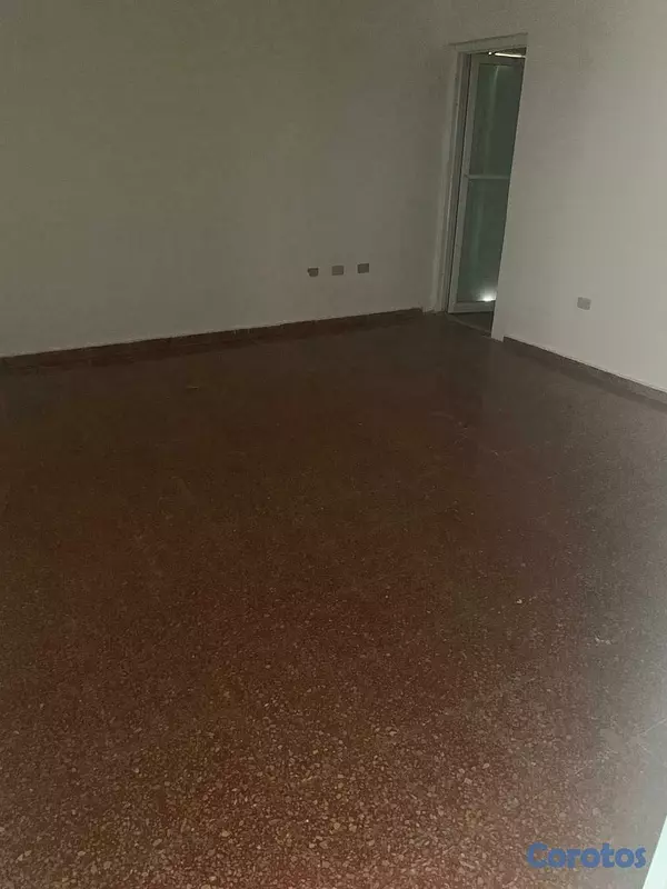 oficinas y locales comerciales - Alquiler Local Ubicado en la Rómulo Betancourt, Be 4