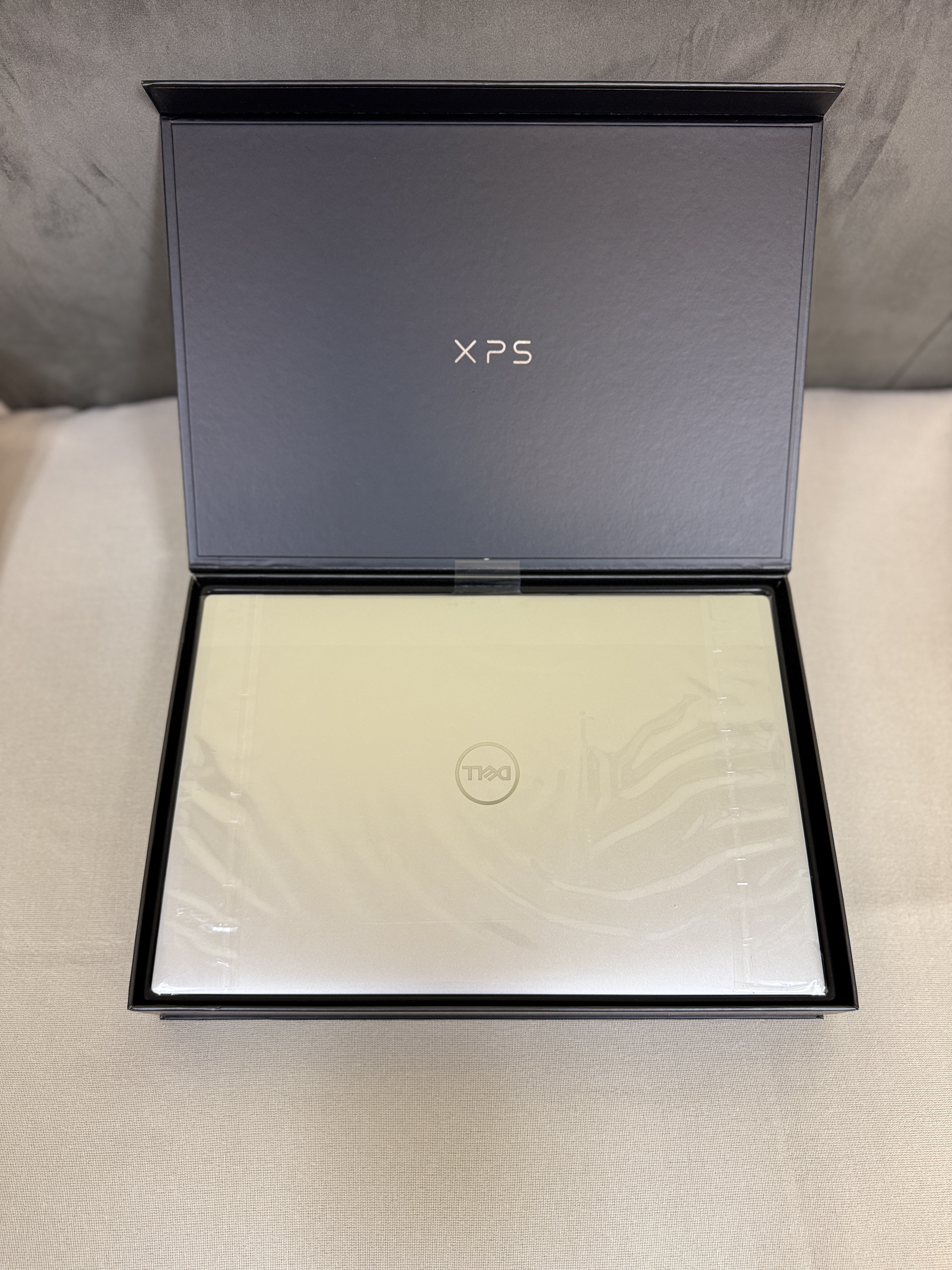 computadoras y laptops - Dell XPS 15" 9500 - 15.6" UHD+ Touchscreen 4