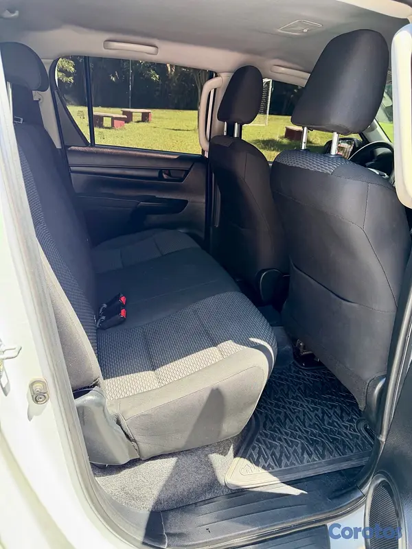 jeepetas y camionetas - Toyota Hilux  11