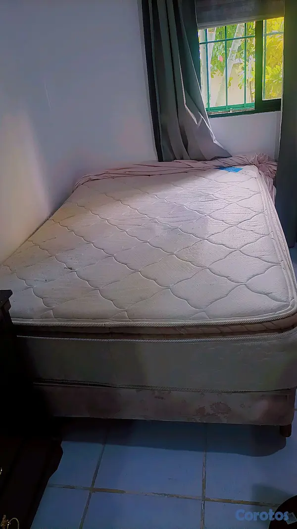muebles y colchones - está como nuevo lo vendo por espacio donde me mudé  4