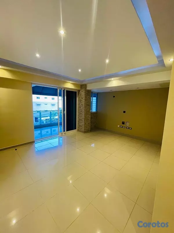 apartamentos - Vendo renacimiento tercer nivel tres habitaciones balcón dos baños dos parqueos  3