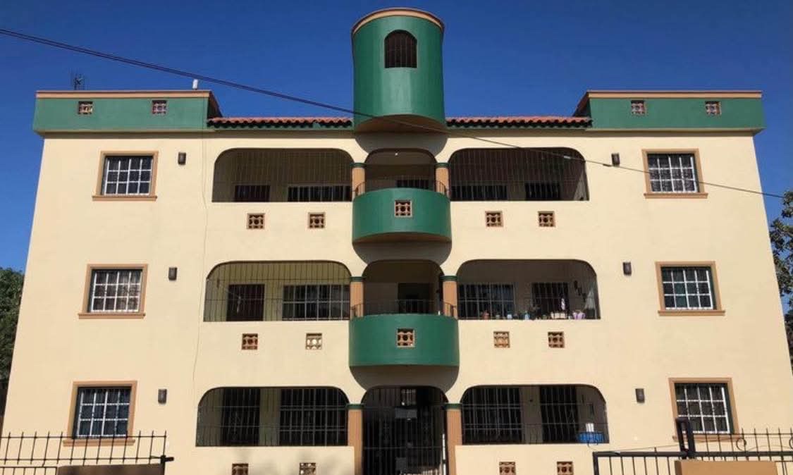 otros inmuebles - Venta De Edificio De 6 Apartamentos Cerca De La Playa En La Romana 
