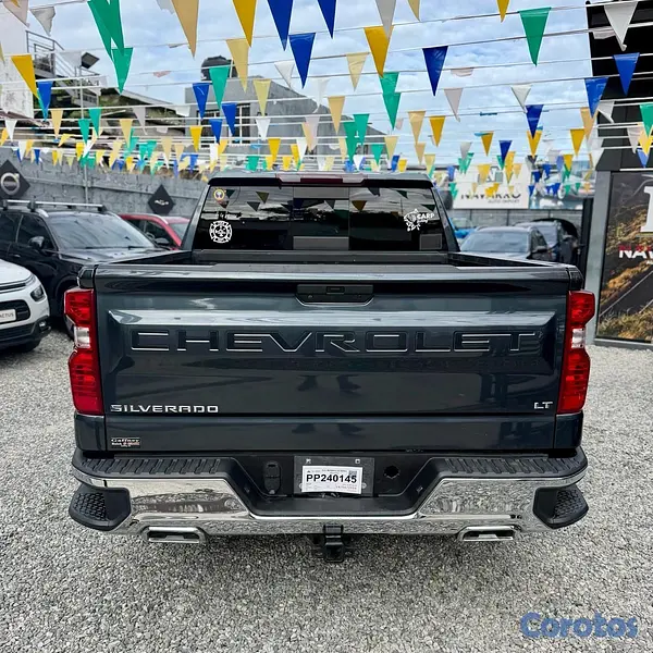 jeepetas y camionetas - CHEVROLET SILVERADO HIGH COUNTRY DURAMAX 1500 LT Z 12