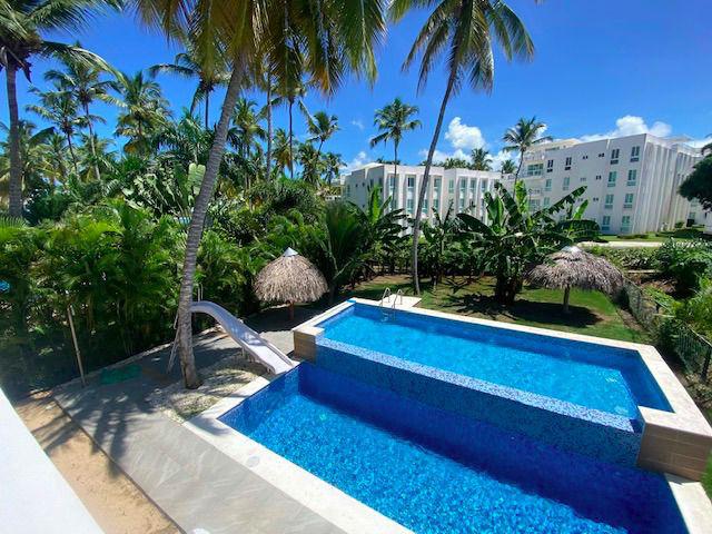 casas vacacionales y villas - Vendo Hermosa Villa de 2 Niveles  en Playa Nueva Romana