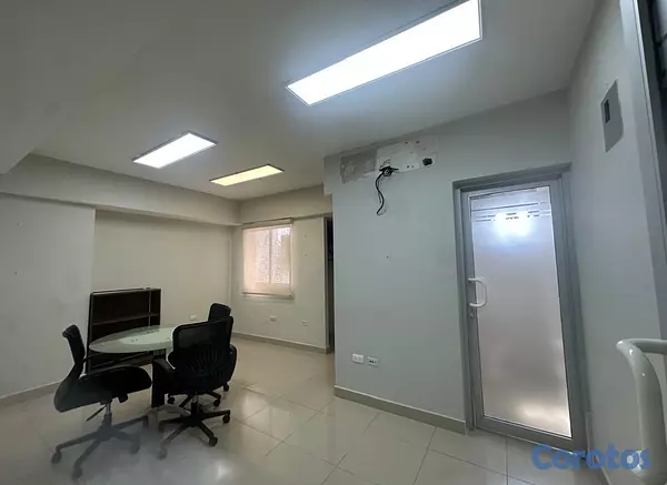 oficinas y locales comerciales - Local en Evaristo morales  2
