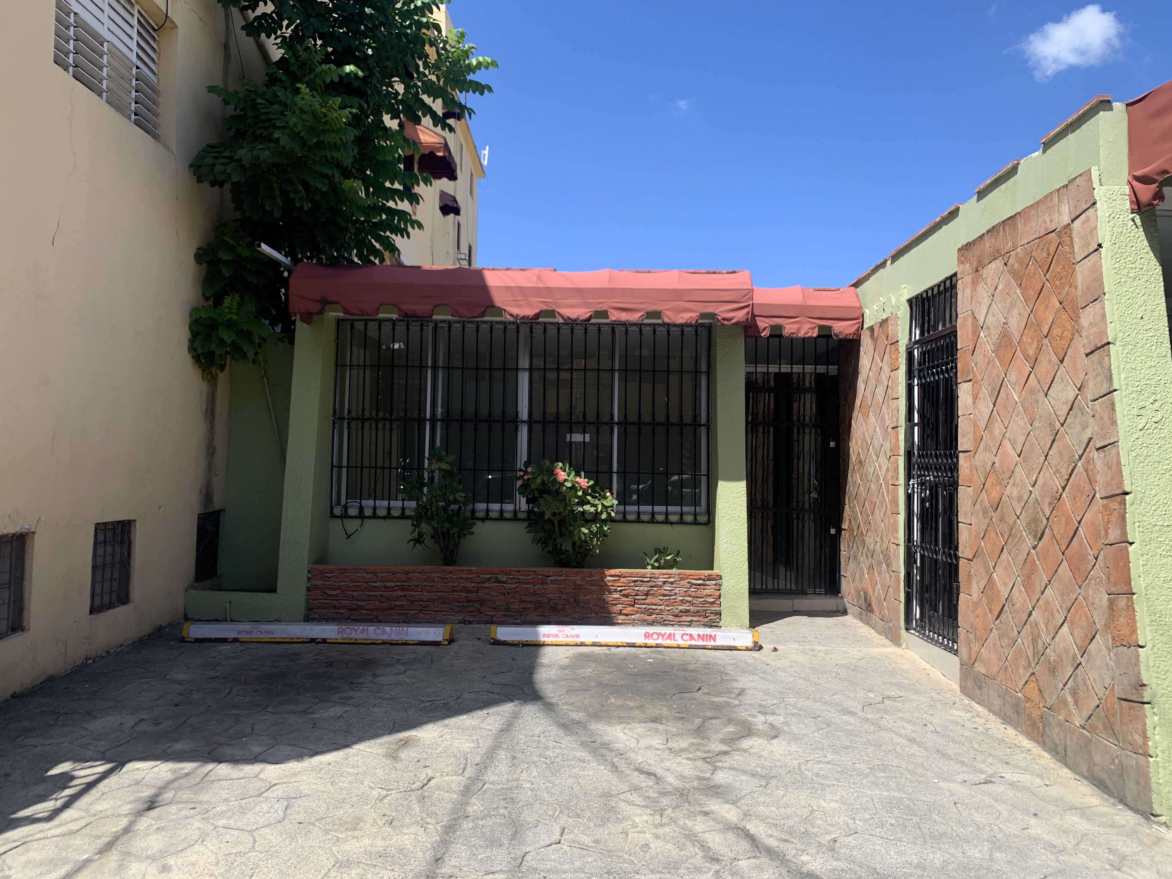 oficinas y locales comerciales - Local Alquiler Ens. Quisqueya