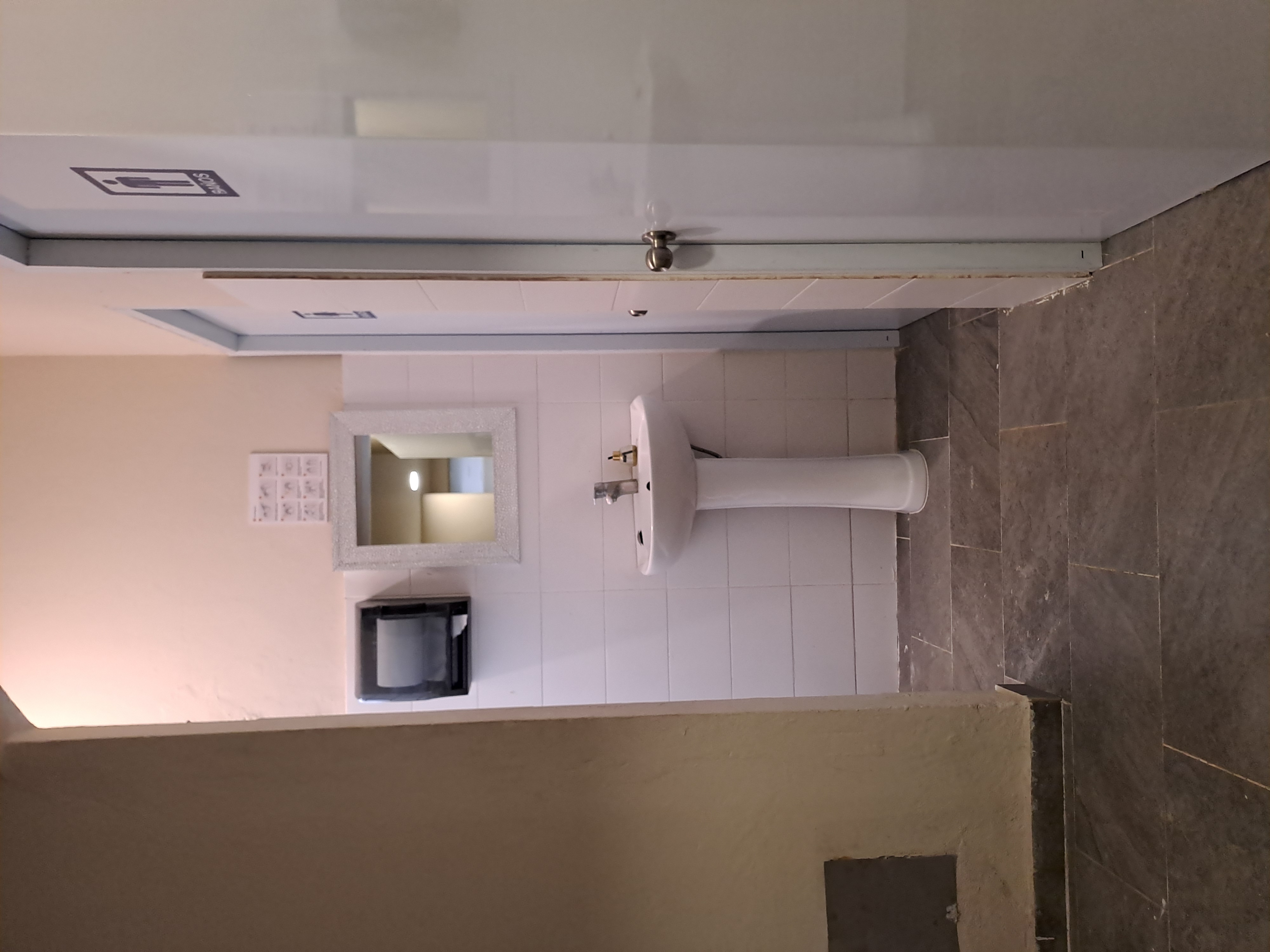 oficinas y locales comerciales - Alquilo local 1er piso 45 mts en Don Bosco  7