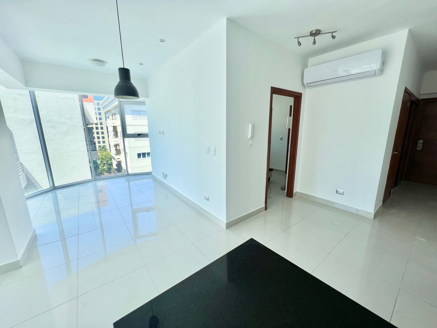 apartamentos - Apartamento en Piantini con Línea blanca  2