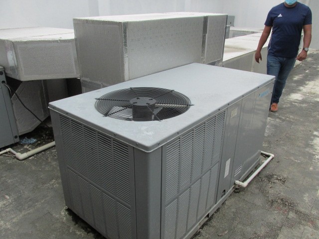 aires acondicionados y abanicos - AIRE ACONDICIONADO DE 5 TON  DAIKIN PAQUETE