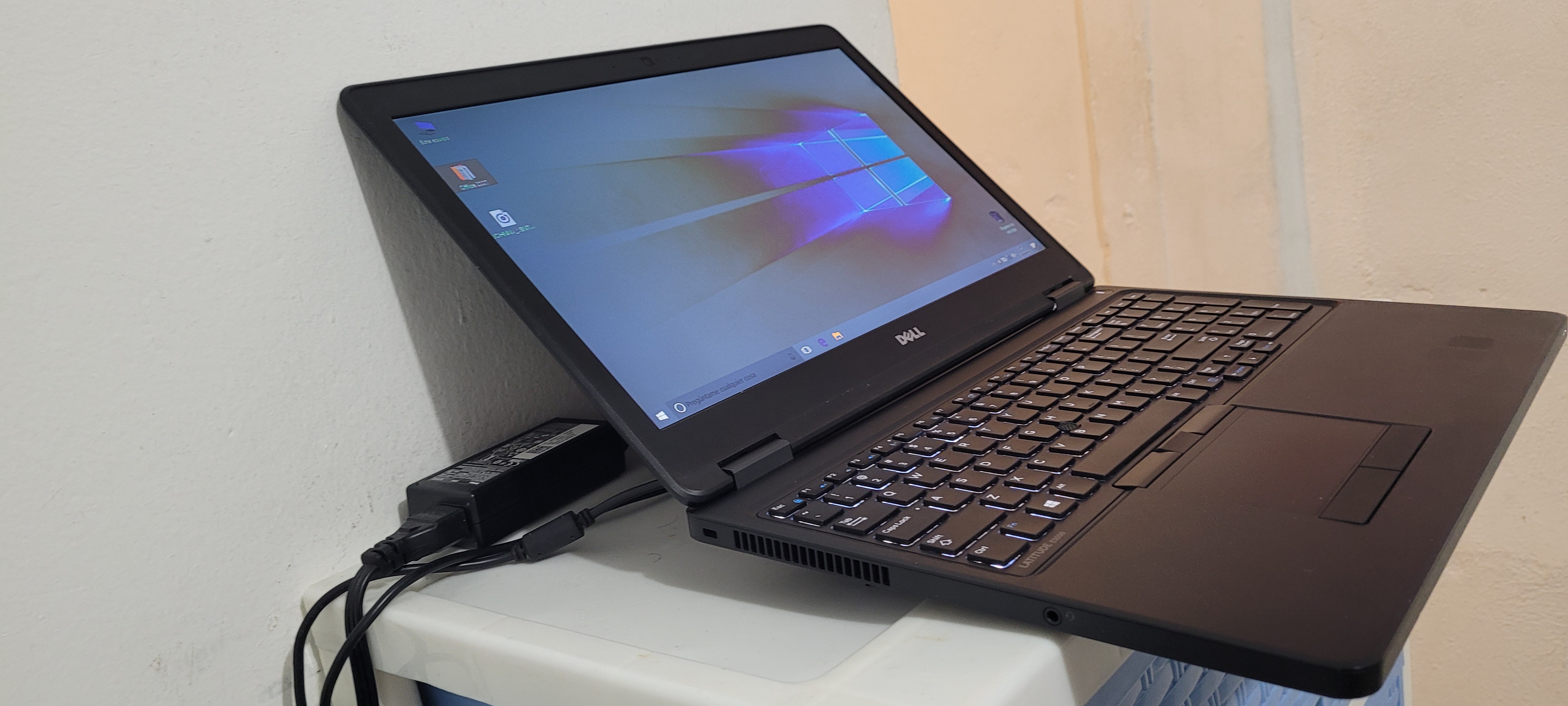 computadoras y laptops - laptop Dell 5550 17 Pulg Core i5 Ram 16gb Disco 256gb SSD Video 8gb  2