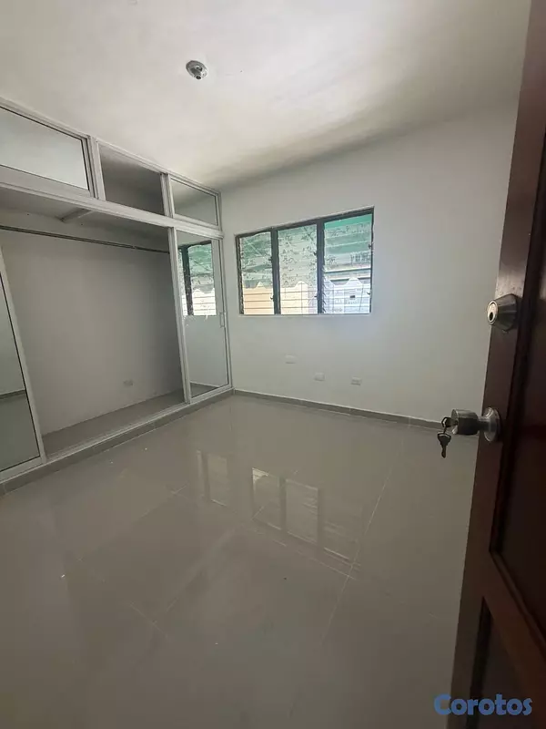 apartamentos - alquiló Evaristo Morales piso 4 dos habitaciones dos baños dos parqueos servicio 5