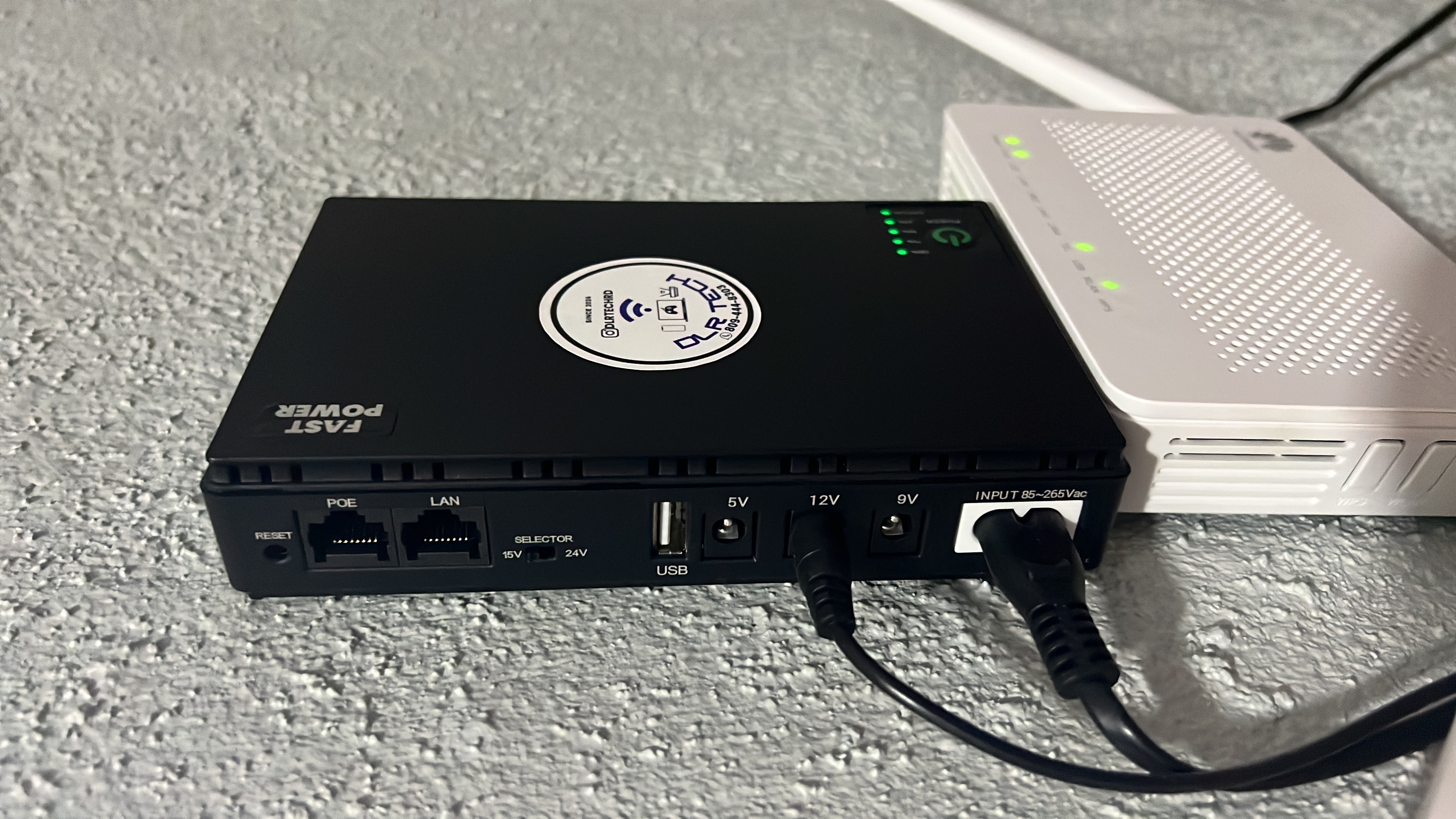 otros electronicos - Mini UPS para Router Wi-Fi hasta 8 horas de uso 3