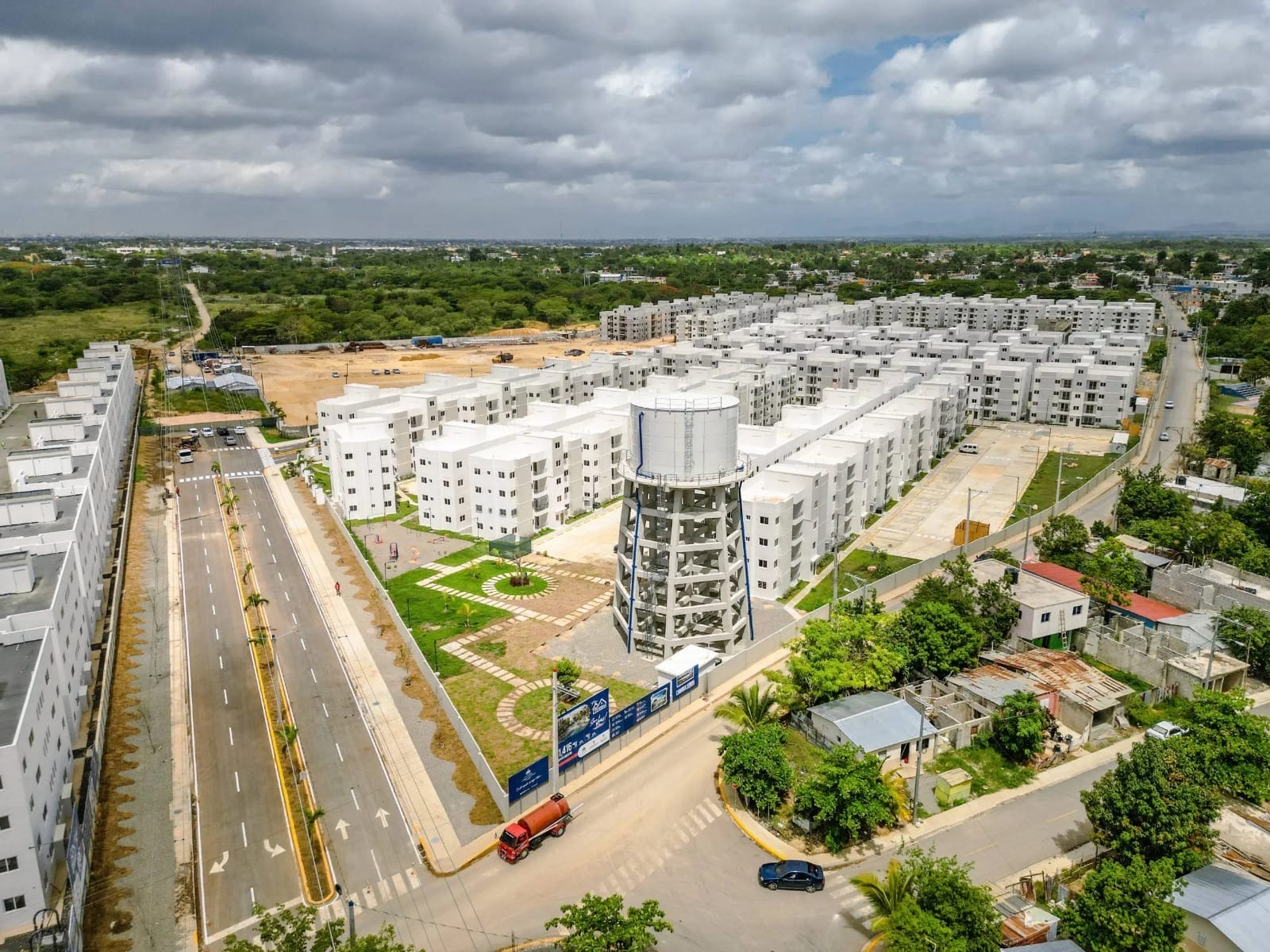 solares y terrenos - solar en venta en San Luis Santo Domingo este de 197 tareas 0