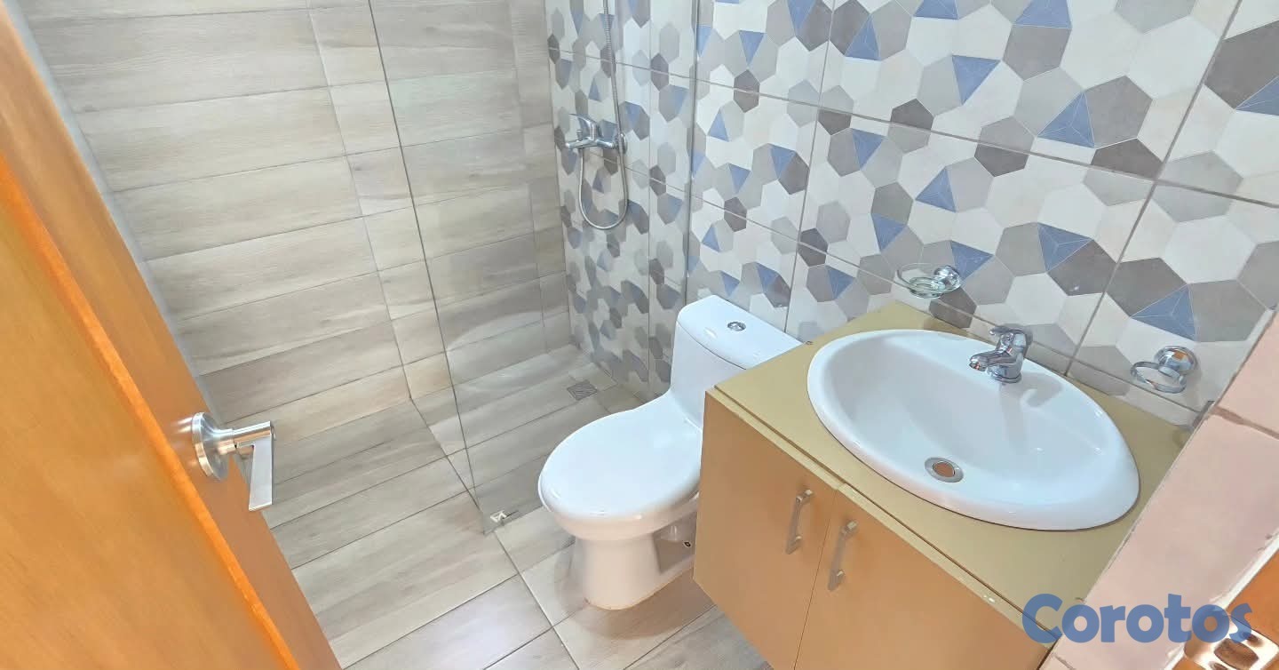 apartamentos - rento 3er piso en autopista duarte próximo al homs  4