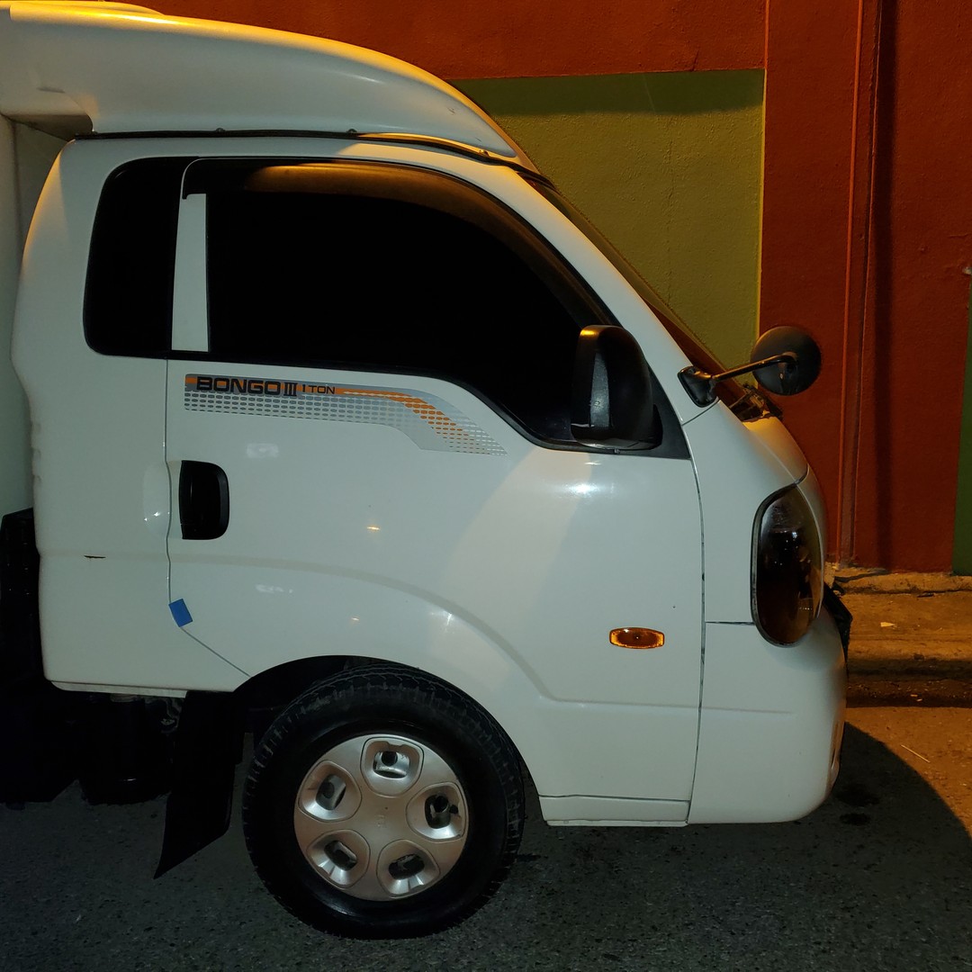 camiones y vehiculos pesados - Camion Refrigerado  kia Bongo 2015 / 16
