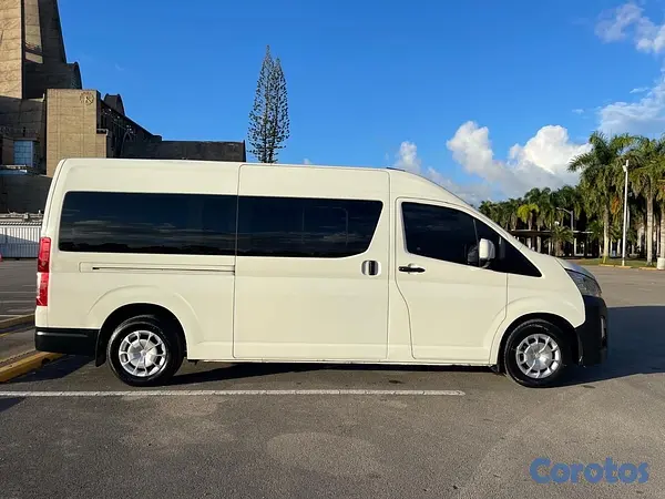 otros vehiculos - Toyota Hiace 2023- 15 Asientos  3