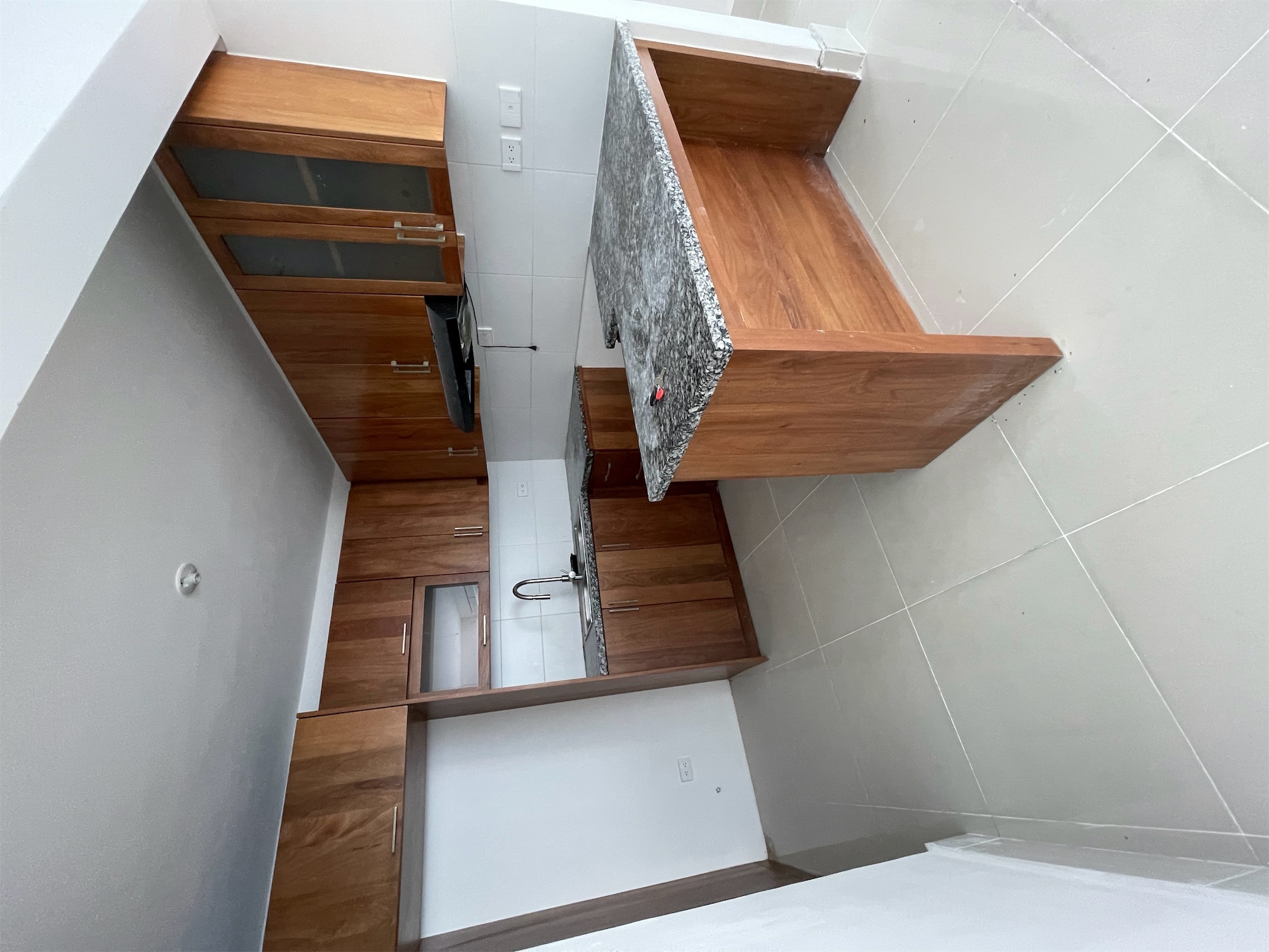 Corotos Evelin Martínez Real Estate vende en Torre Real V1 bajado de