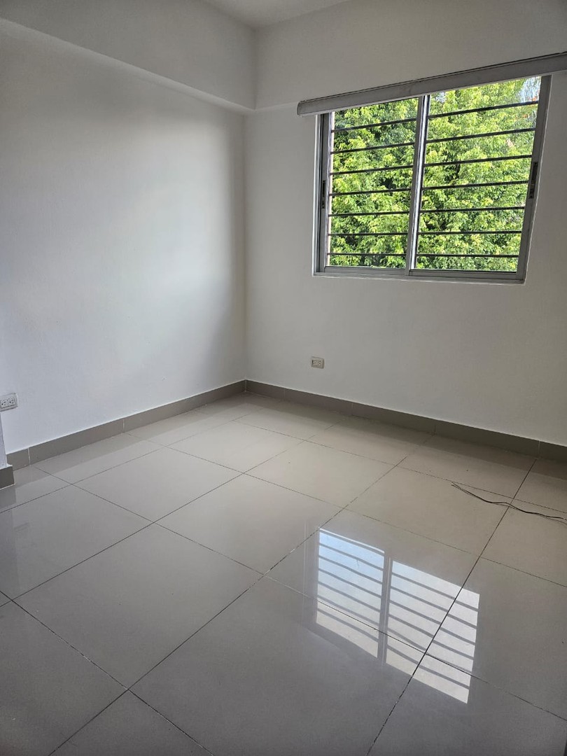 apartamentos - Alquiler en Arroyo Hondo Viejo.
 3 Hab, 2 bños remodelados, 2parq.
PRECIO:55,000 4