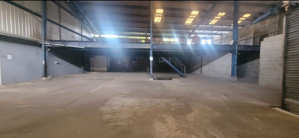 oficinas y locales comerciales - Alquilo Nave 1,200 mts Santiago de los Caballeros 3