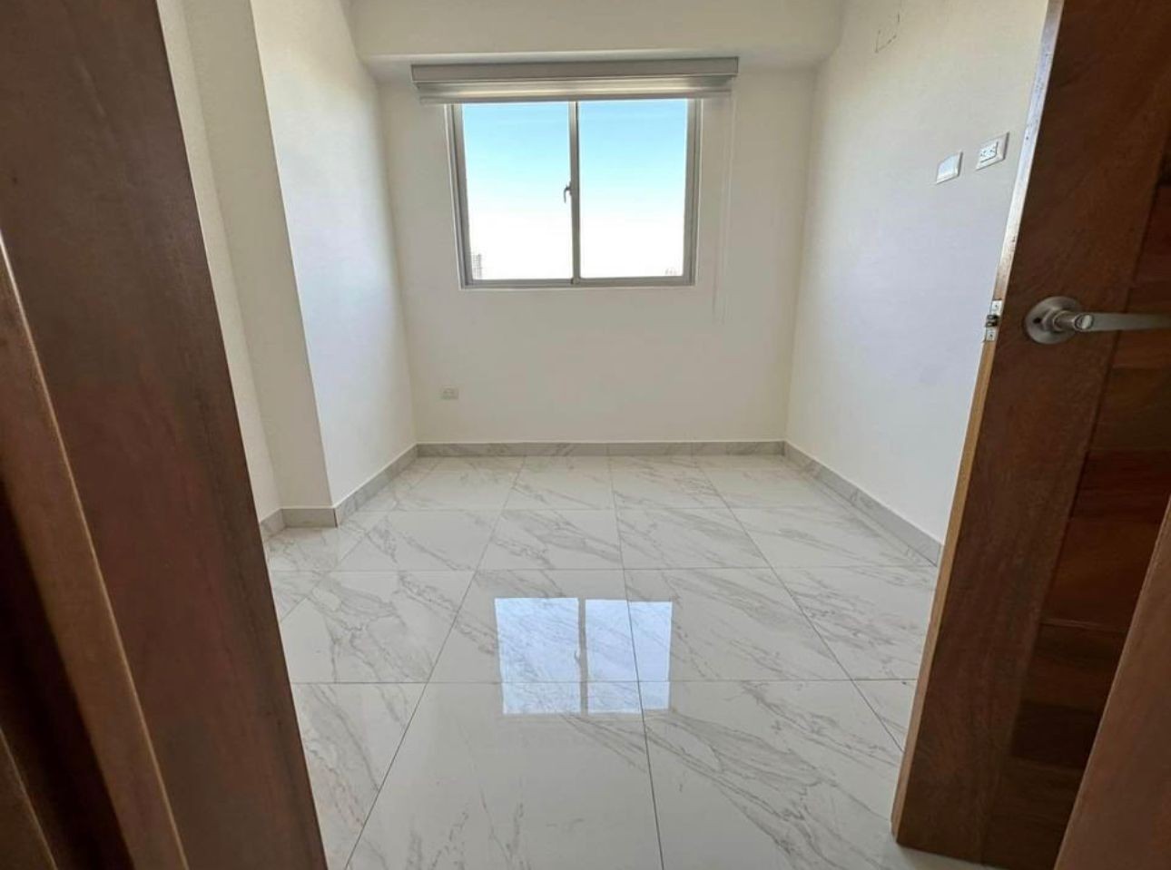 apartamentos - Vendo apartamento en la av. Independencia km 6 de  con ascensor , 1hab 2