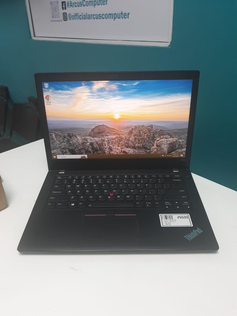computadoras y laptops - Laptop, Lenovo ThinkPad T480 / 8th Gen, Intel Core i7 / 16GB DDR4 / 128GB SSD
 
