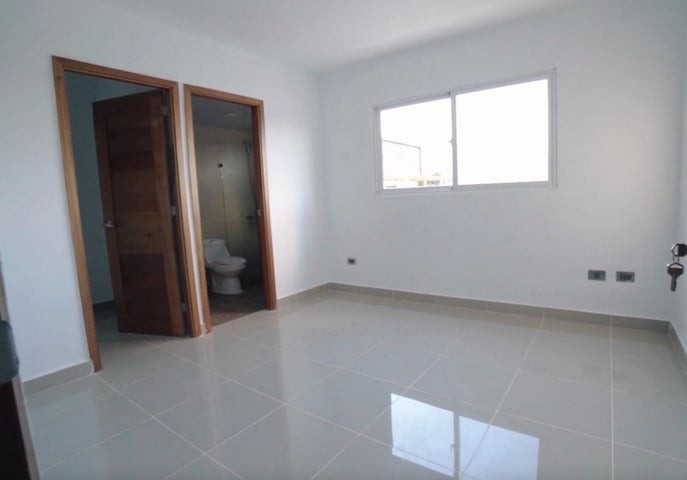 apartamentos - Pent-house en Venta, Santo Domingo #24-796 un dormitorio, balcón, piscina.
 2
