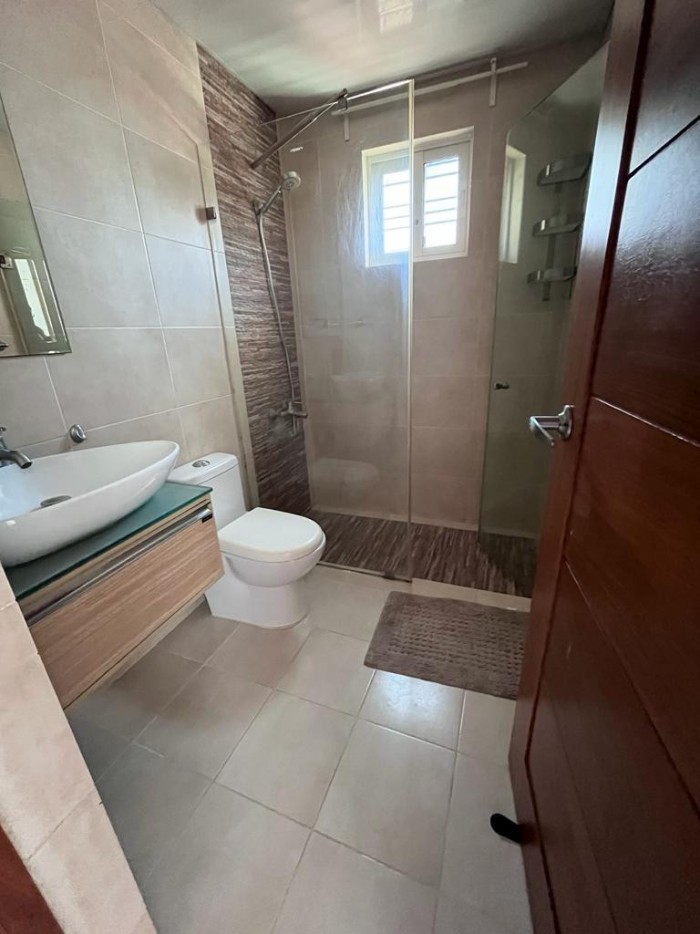 apartamentos - Alquilo en Evaristo Morales a 3 cuadras de acrópolis  center, piso alto  5