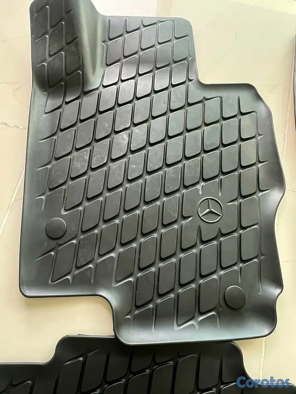 repuestos - Vendo alfombras allweather originales Mercedes-Ben 3