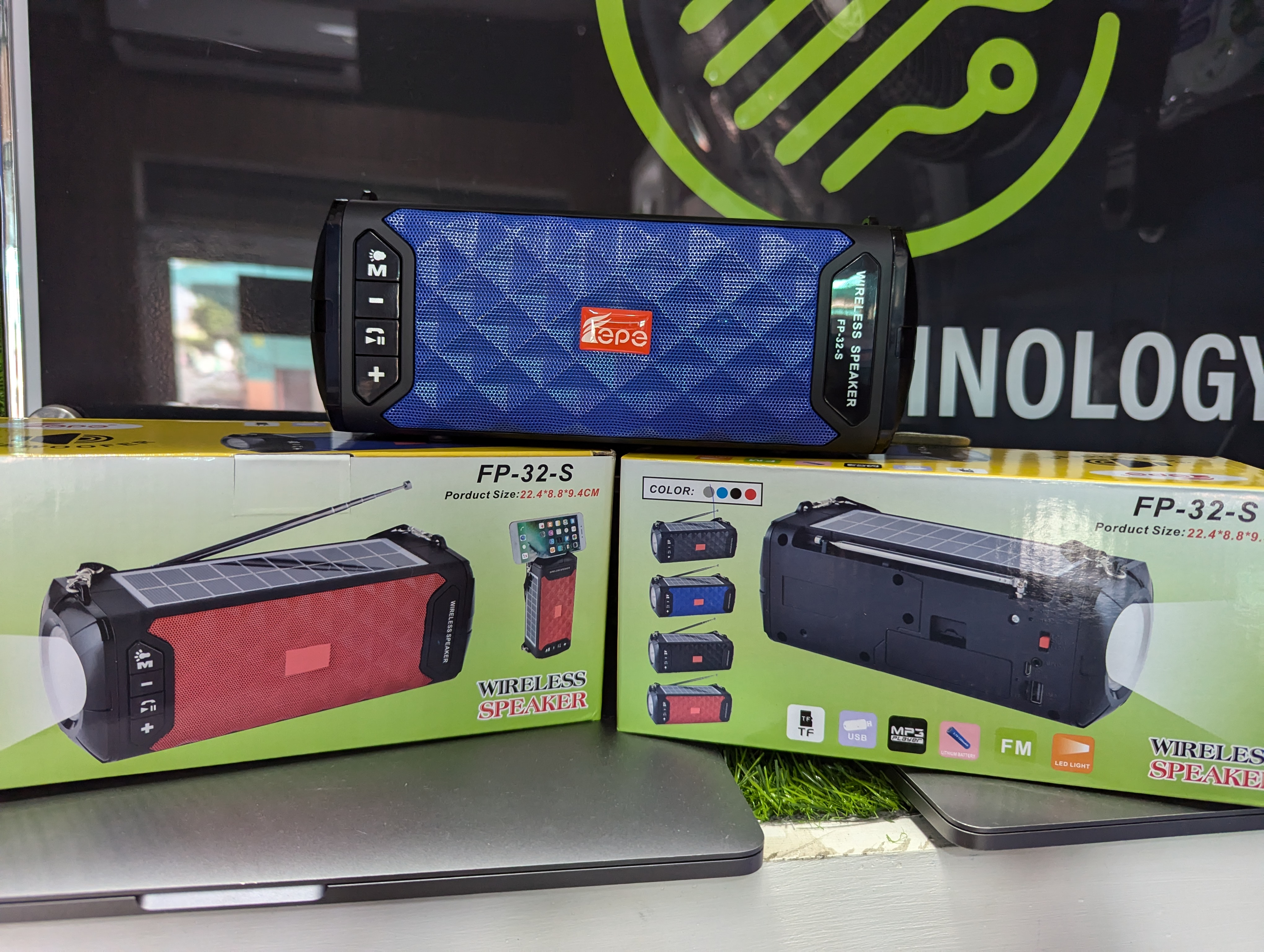 otros electronicos - bocinas Bluetooth con focos 4
