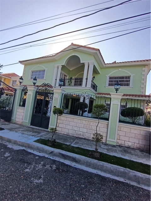 casas - Casa en Arroyo Hondo, Santo Domingo, Distrito Nacional. 4
