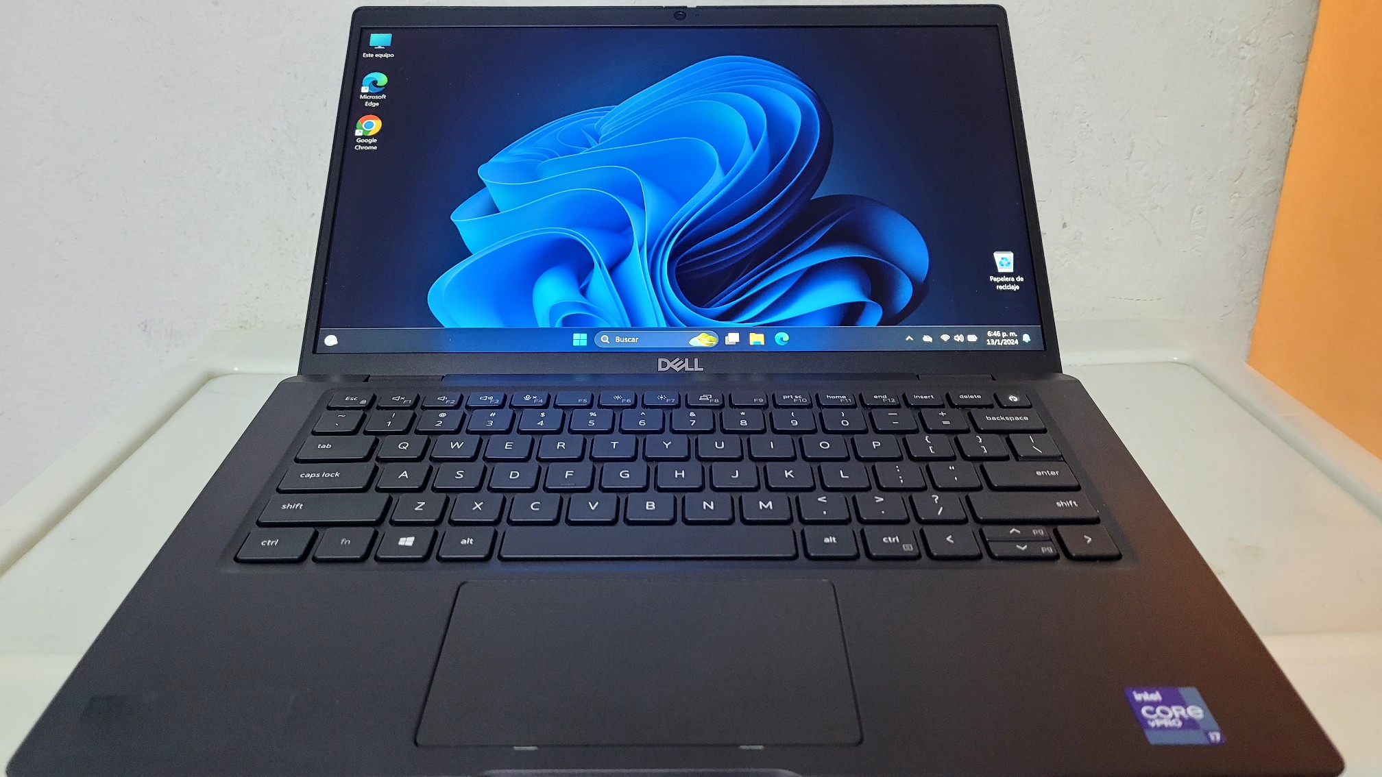 computadoras y laptops - Dell Touch 7310 13.3 Pulg Core i7 10th Gen Ram 8gb ddr4 Disco 1tb Solido ips 0