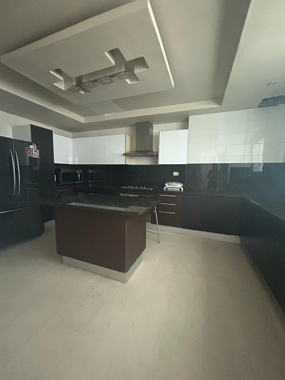 apartamentos - Venta de apartamento, piso 7 en Urb. Real 284.64 m 3