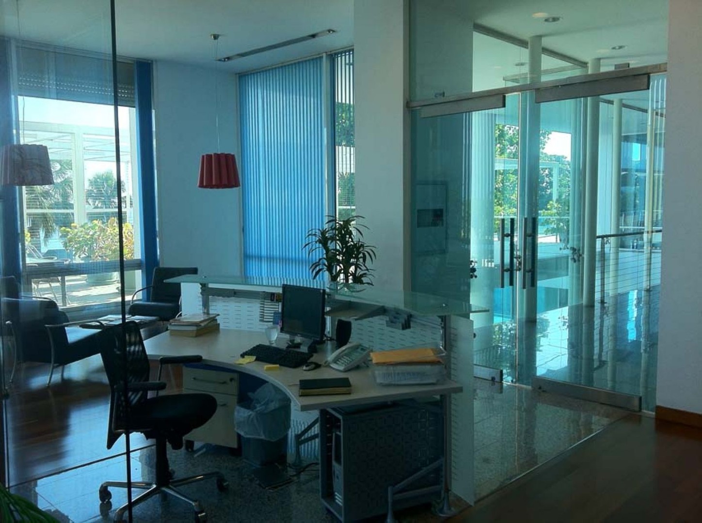 oficinas y locales comerciales - Malecon oficina de 358m2 8 parqueos ascensor 1