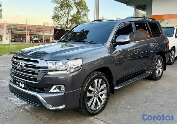 jeepetas y camionetas - Toyota Land cruiser vxr 2017 2