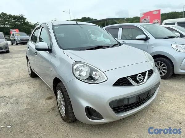 carros - Nissan March 2019 Plateado  10