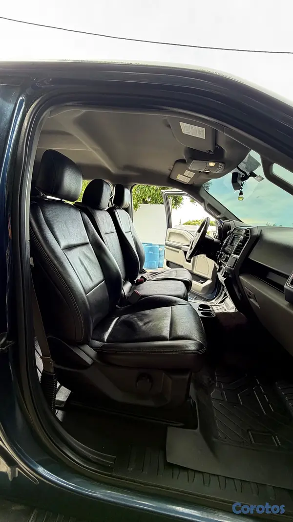 jeepetas y camionetas - Ford F150 XLT 2016 tracción trasera 4X4 Doble cabi 9