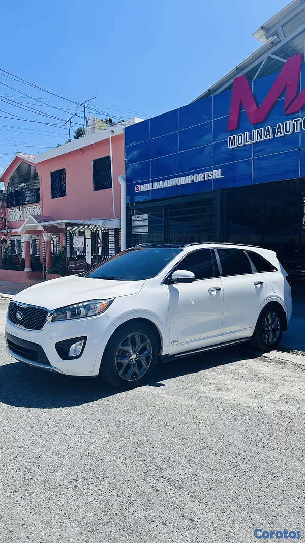 jeepetas y camionetas - Se vende Kia Sorento 2016 SX 10