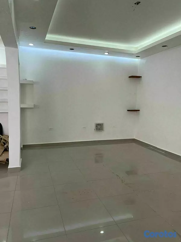 oficinas y locales comerciales - Amplio Local comercial 240m2 ideal para negocio 7