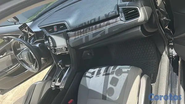 carros - Honda civic 2019 EX-T en perfectas condiciones 

Gomas nuevas 
Aire 10/10 
 6