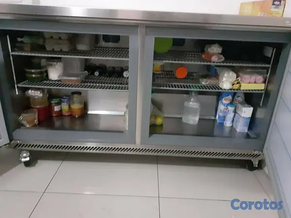 equipos profesionales - Mesa fria de trabajo de 5 pies como nueva  2