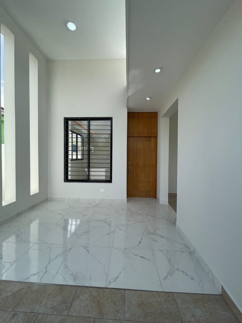 casas - Casa Moderna en Urbanizacion Jardines del Sur 8