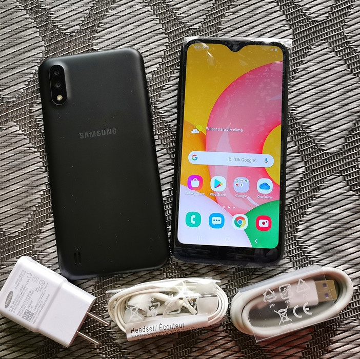 celulares y tabletas - Samsung Galaxy A01, 5.7 pulg de Pantalla