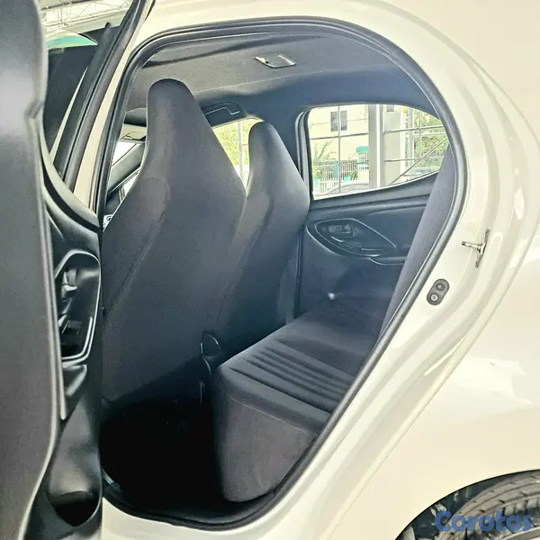 carros - toyota Yaris 2020 impecable 13